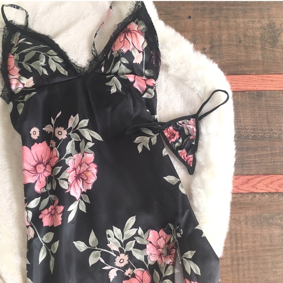 Other - New! Mia Floral Satin Chemise Comes w/Thong! ✨🌸✨
